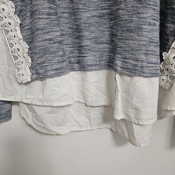 Crown and IVY Women's Gray & White Top w/White Shirt Tail Side Inserts Lace 2X - Picture 5 of 8